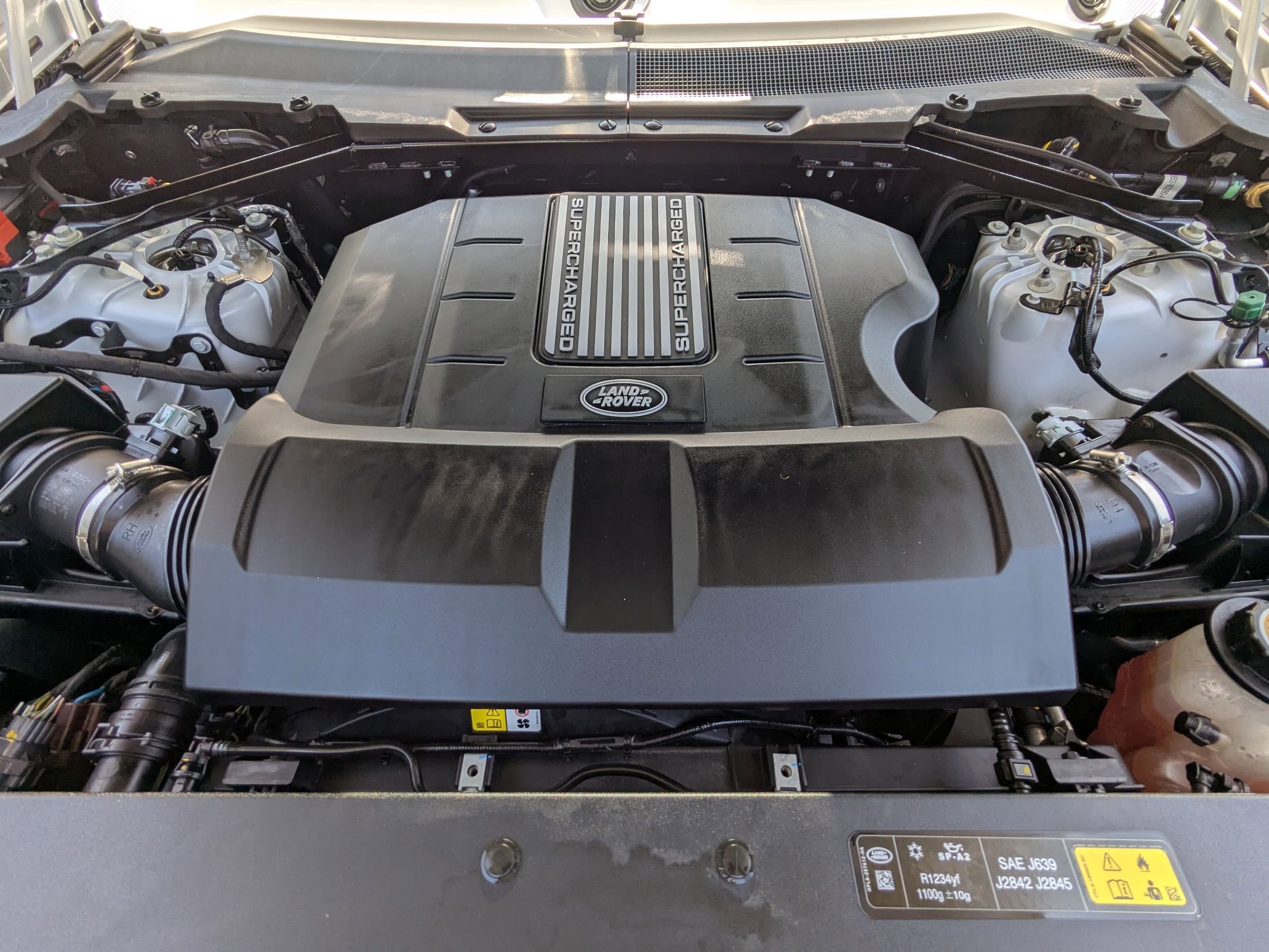 2023 Land Rover Defender 110 V8 photo 24