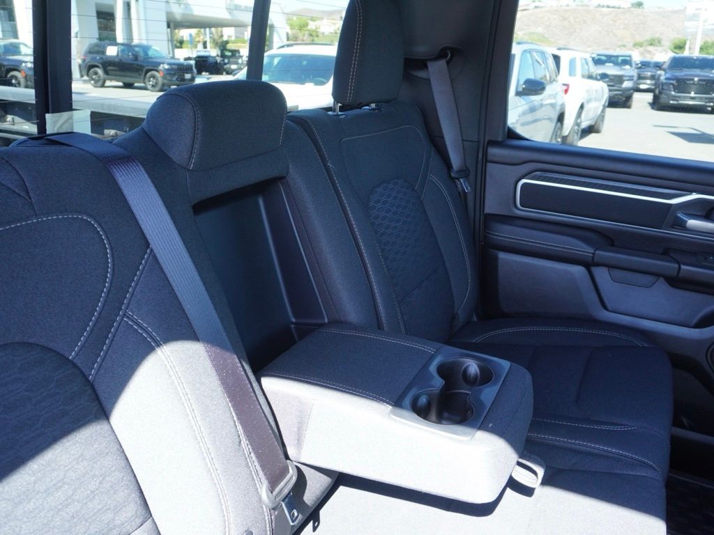 New 2025 Diamond Black Crystal Pearl-Coat Exterior Paint RAM Big Horn Sport Appearance Edition image 26