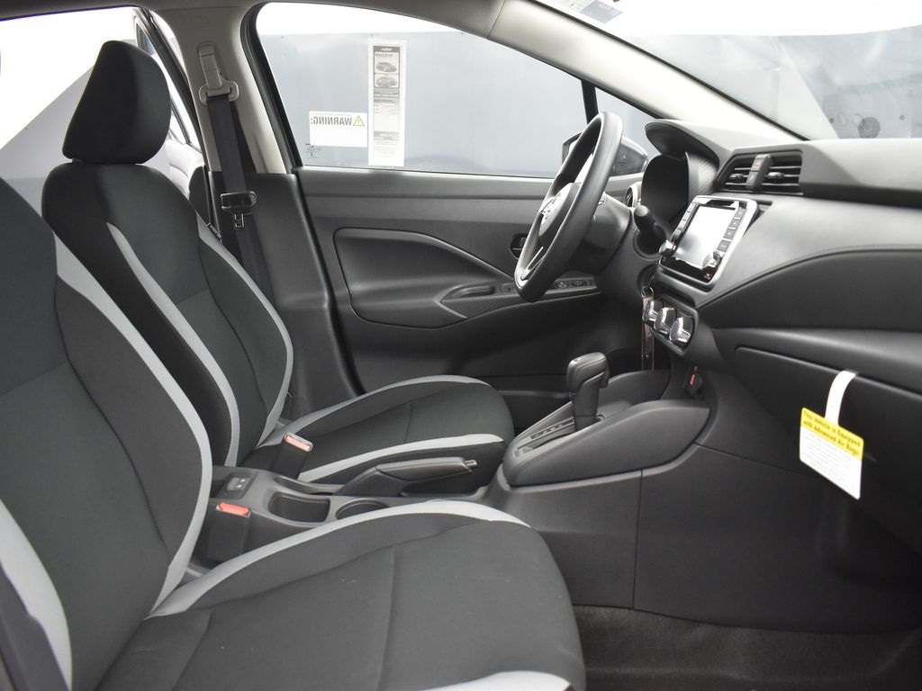 2025 Nissan Versa 1.6 S photo 20