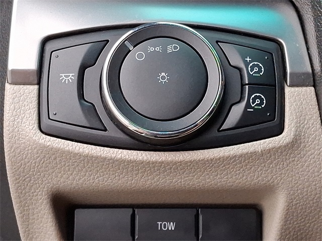 2013 Ford Explorer Base photo 24