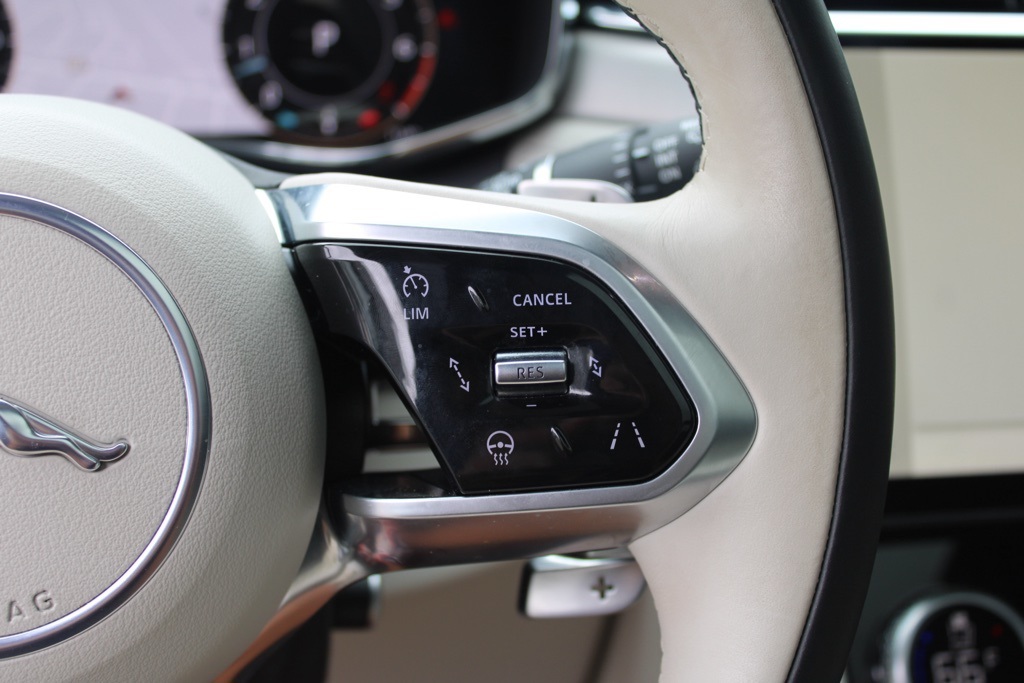 2024 Jaguar F-PACE R-Dynamic S P400 photo 12