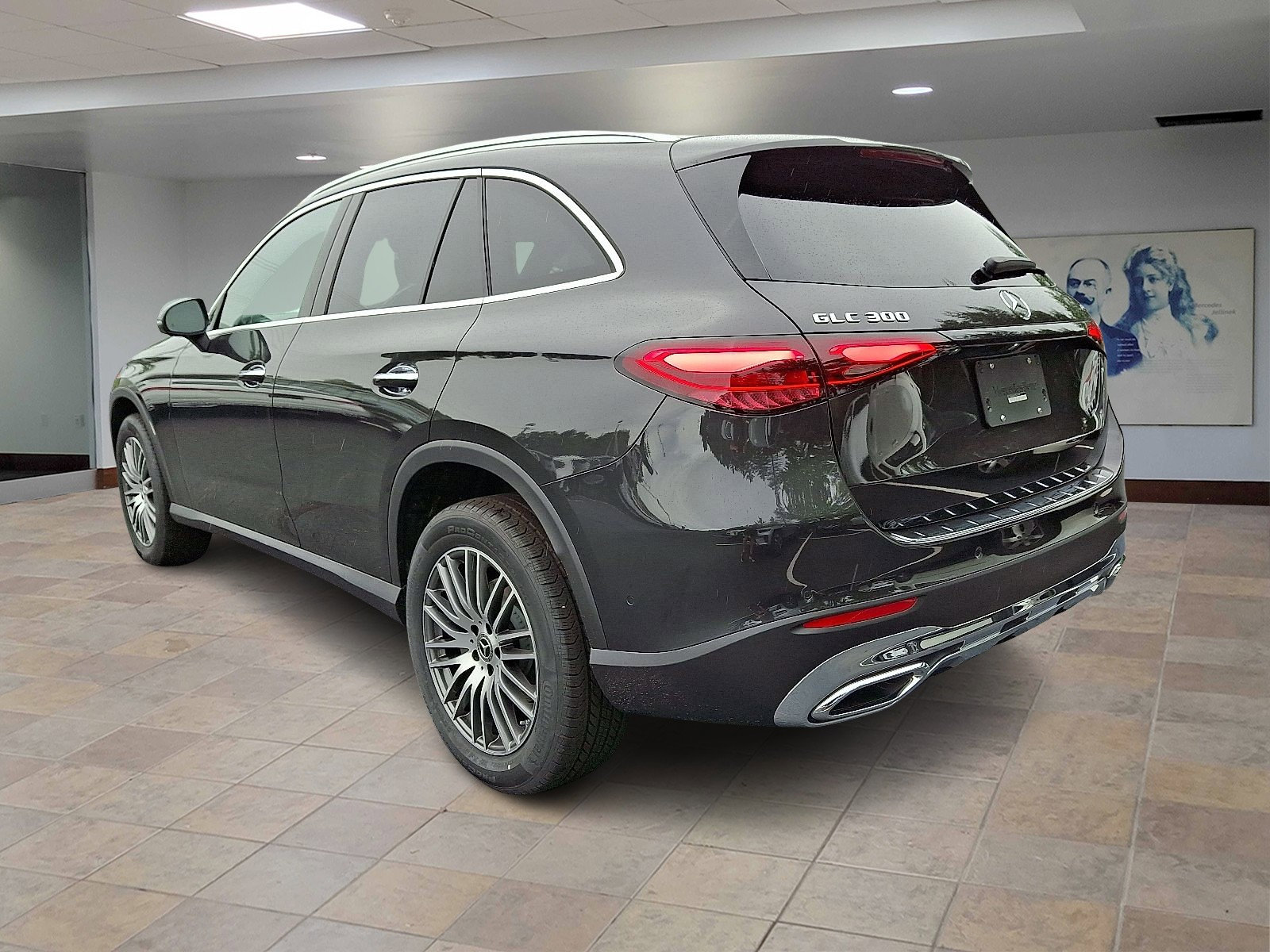 2026 Mercedes Benz GLC 300 4MATIC photo 4