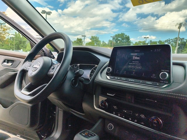 2023 Nissan Rogue SV photo 25