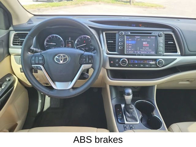 2016 Toyota Highlander XLE photo 10