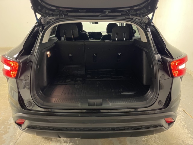 2025 Chevrolet Trax LS photo 6