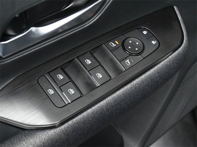 2025 Nissan Kicks SV photo 7