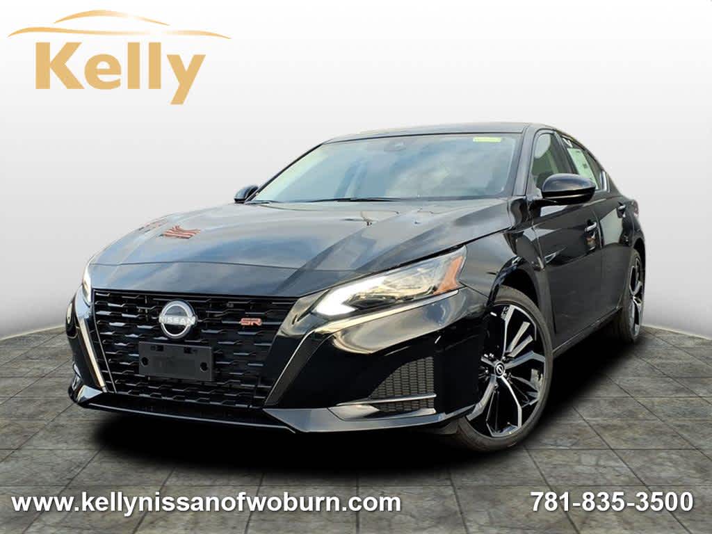 2025 Nissan Altima SR's photo