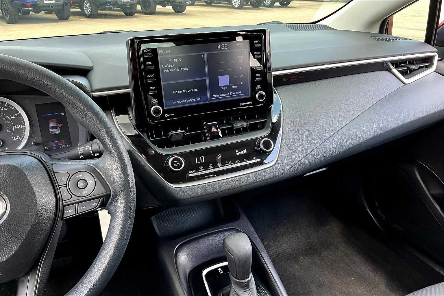 2022 Toyota Corolla LE photo 6