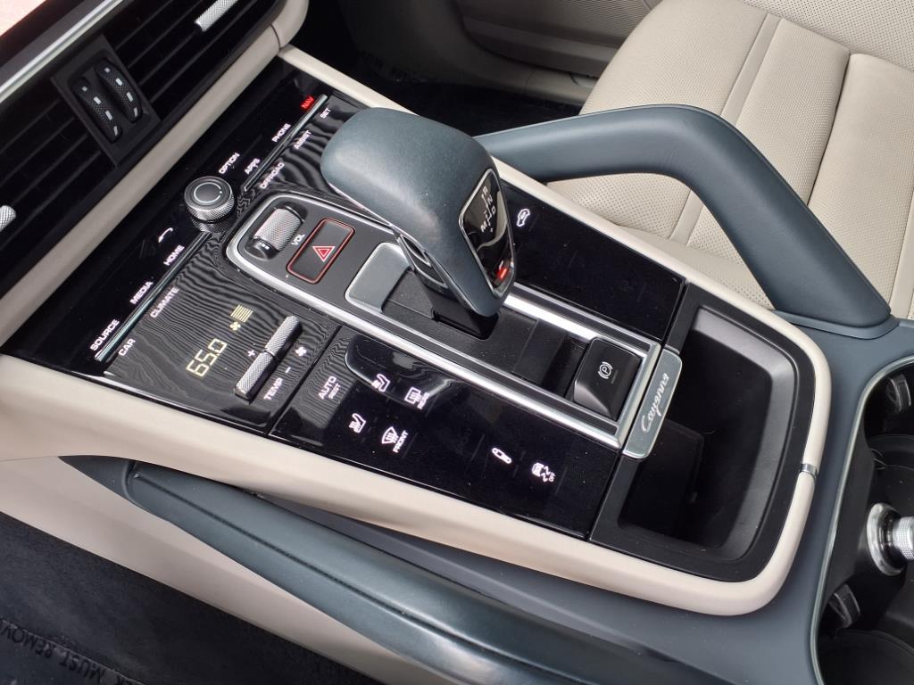 2023 Porsche Cayenne S Platinum Edition photo 13