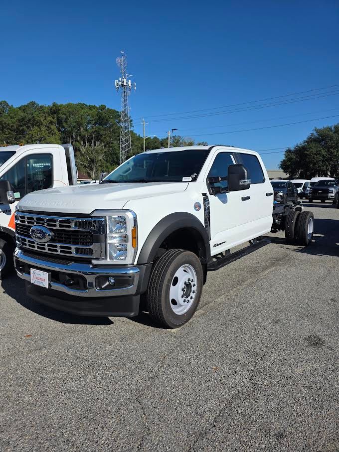 2025 Ford F-450 Super Duty Chassis Cab XL's photo