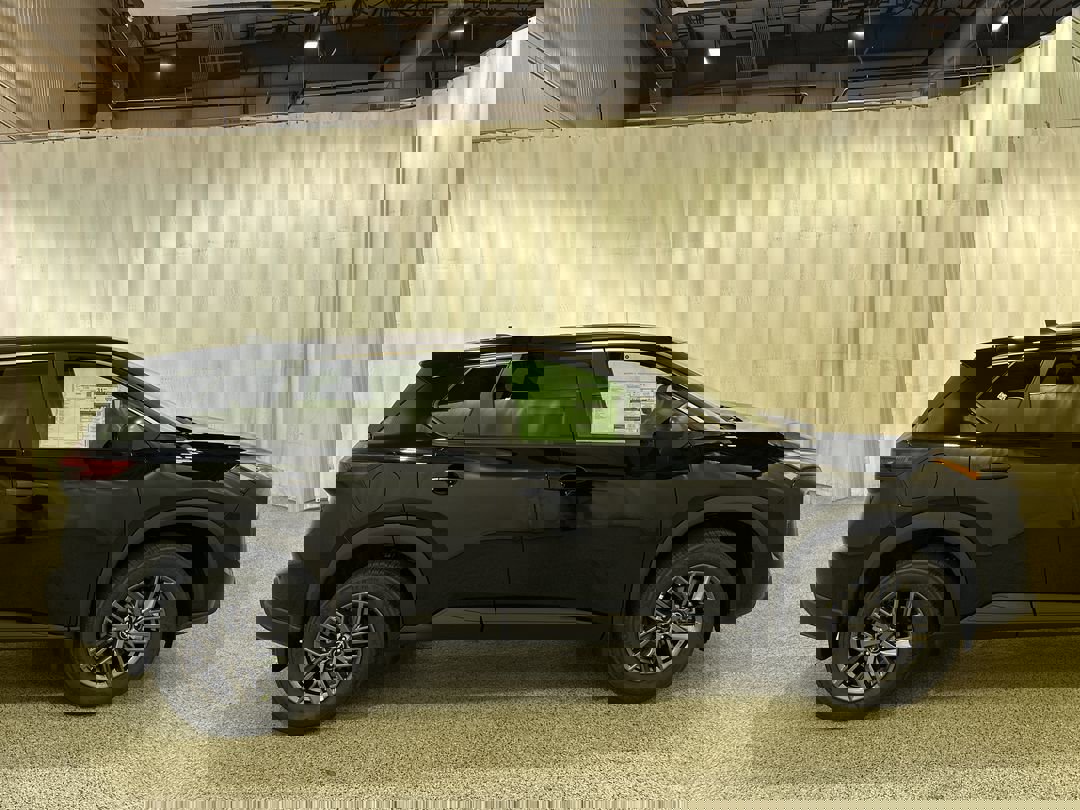 2026 Nissan Rogue S photo 3