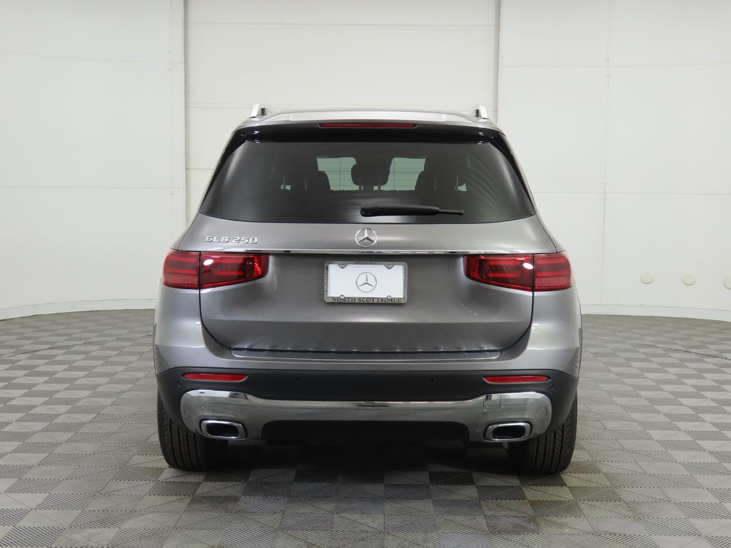 2026 Mercedes Benz GLB 250 photo 3