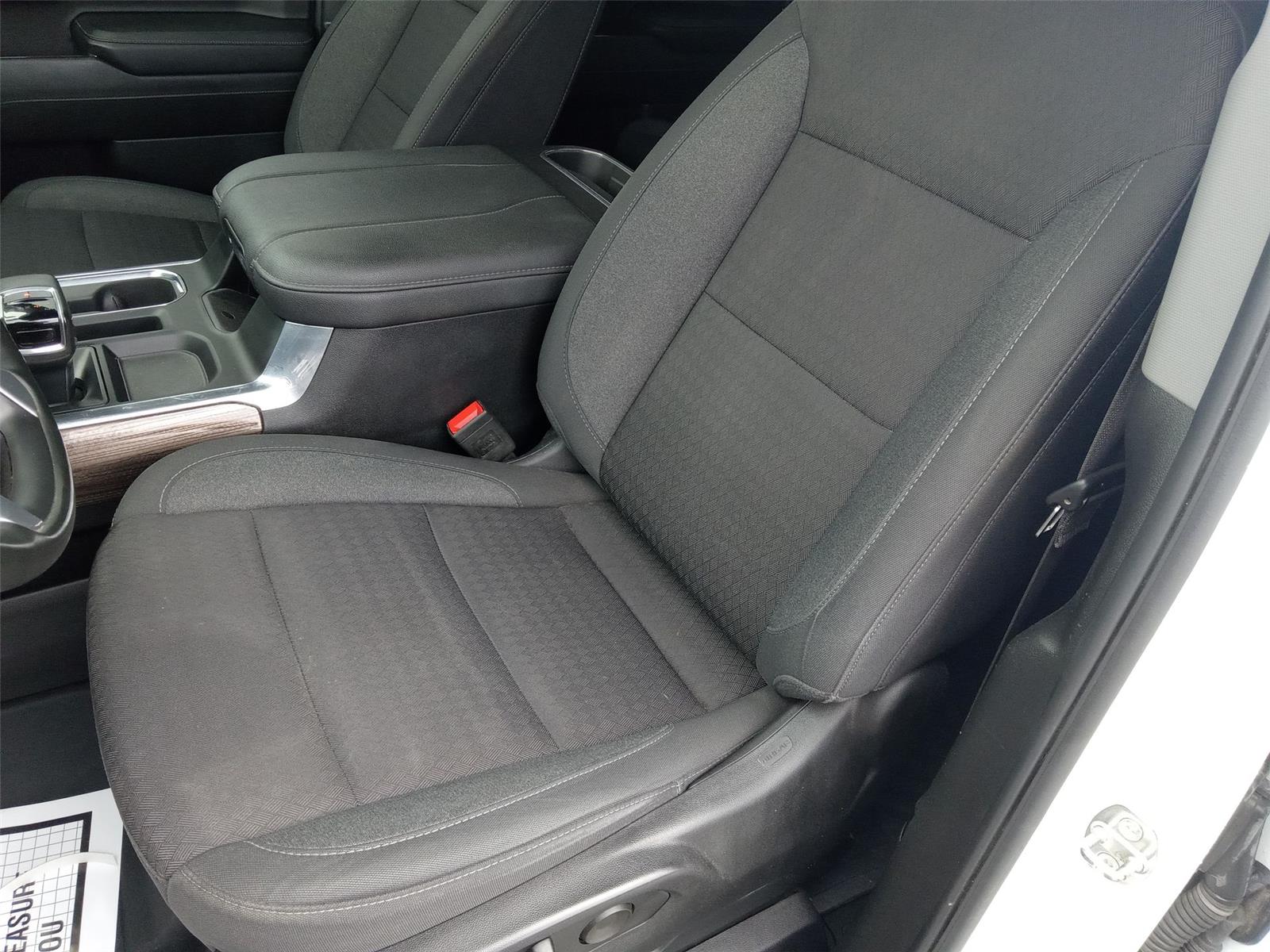 2024 Chevrolet Silverado 1500 RST photo 10
