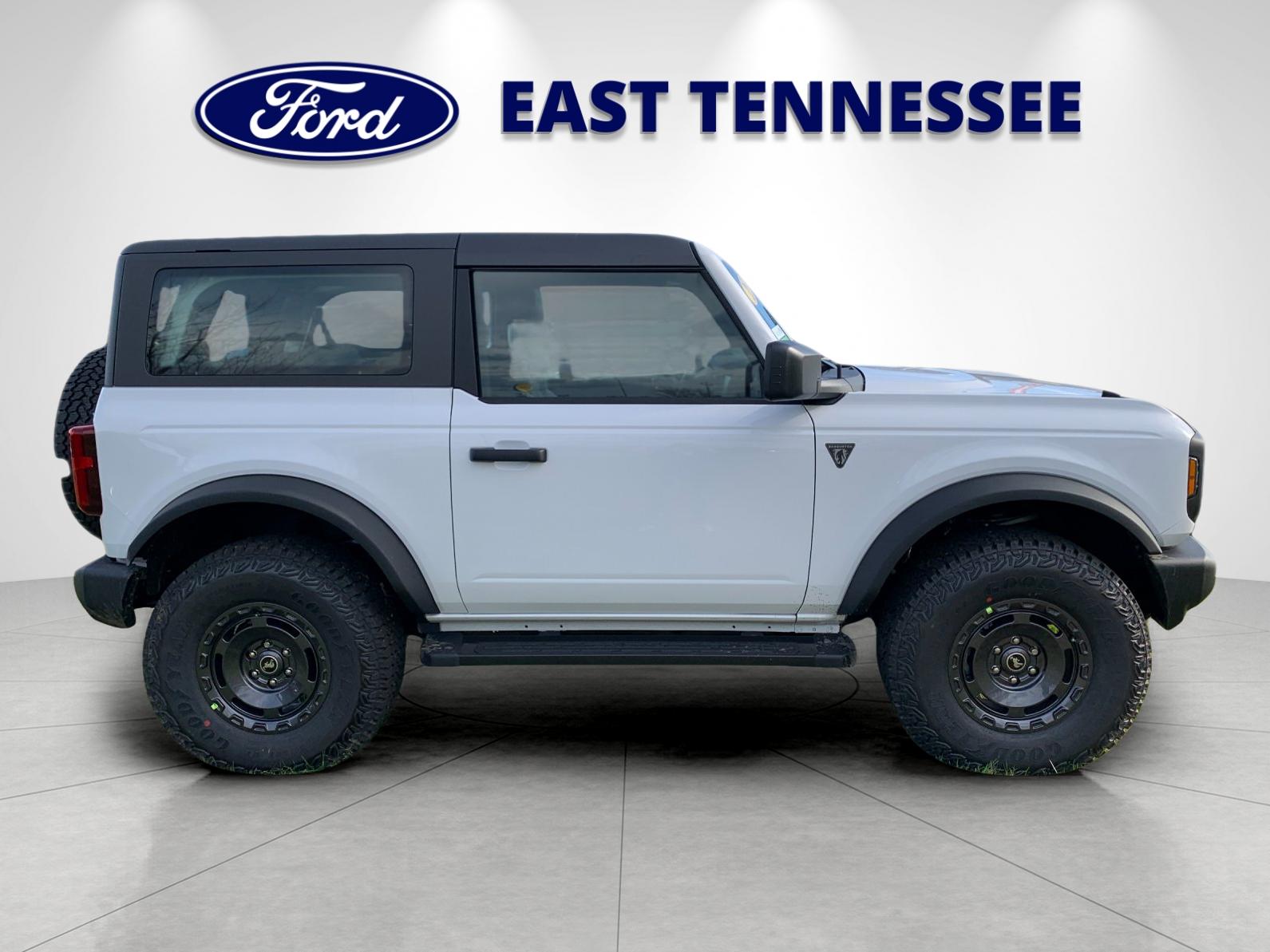 2025 Ford Bronco Base photo 2