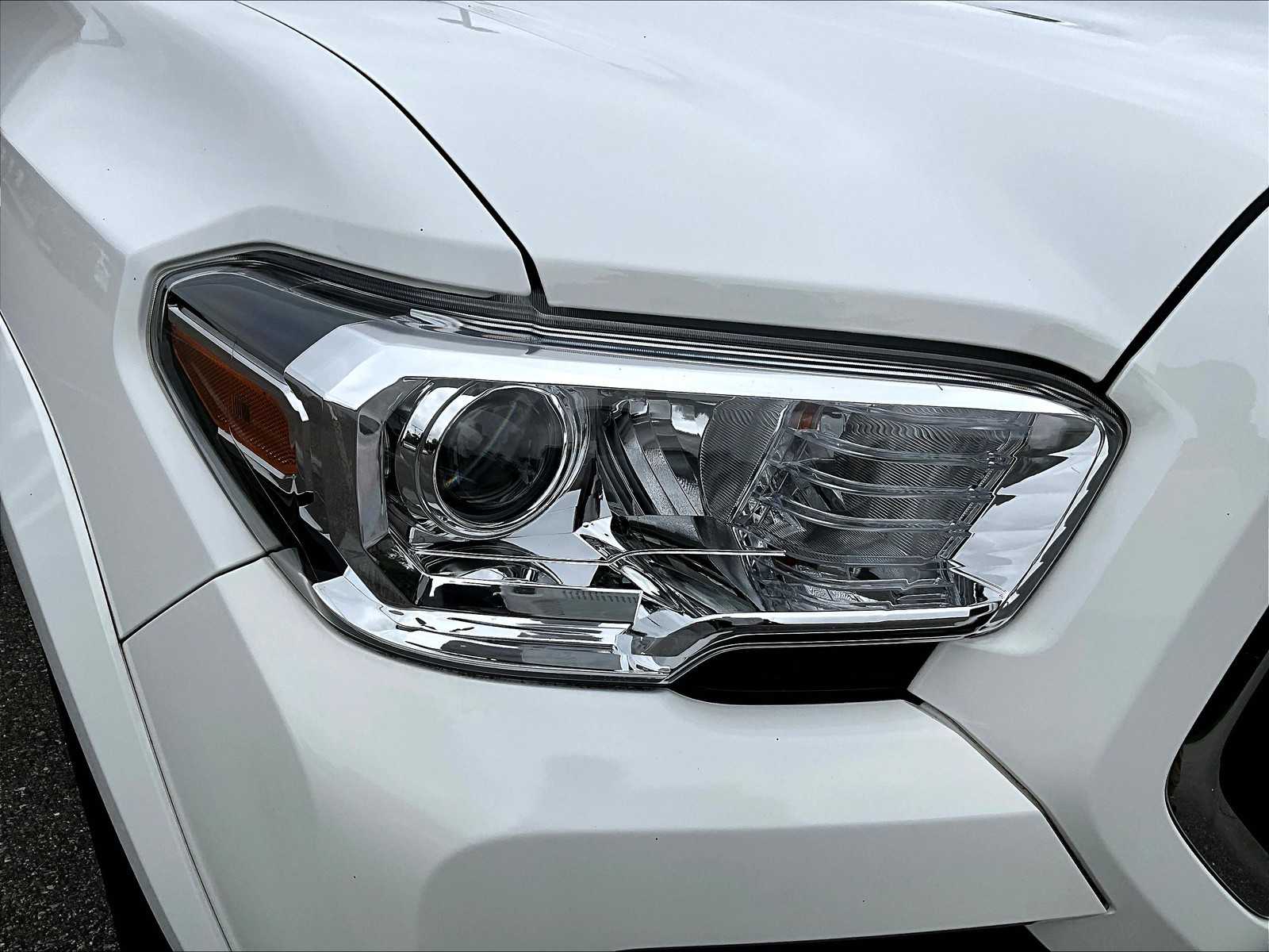 2023 Toyota Tacoma SR5 photo 33