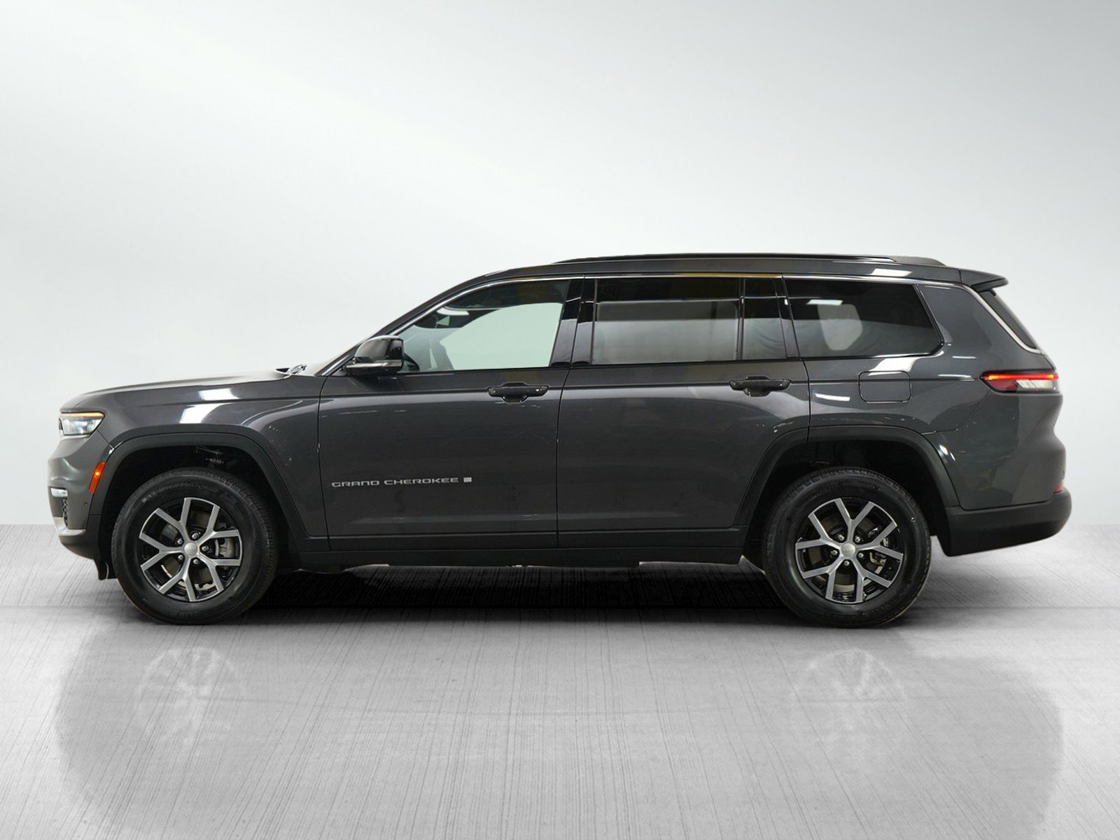 Used 2024 Jeep Grand Cherokee L Limited with VIN 1C4RJKBG0R8557046 for sale in Burnsville, Minnesota