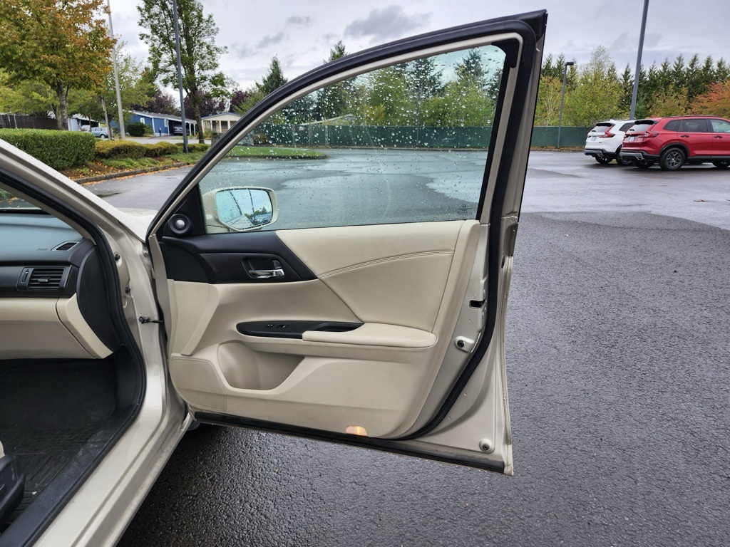 2013 Honda Accord EX-L photo 24