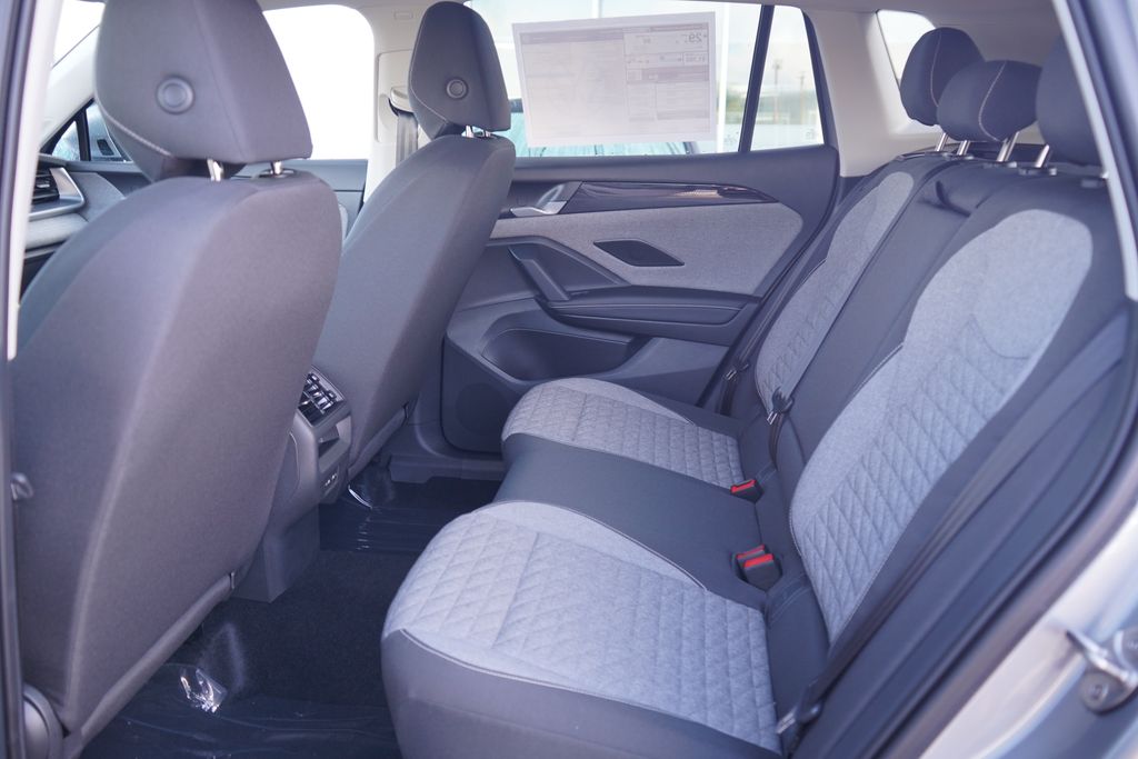 2026 Volkswagen Tiguan S photo 4