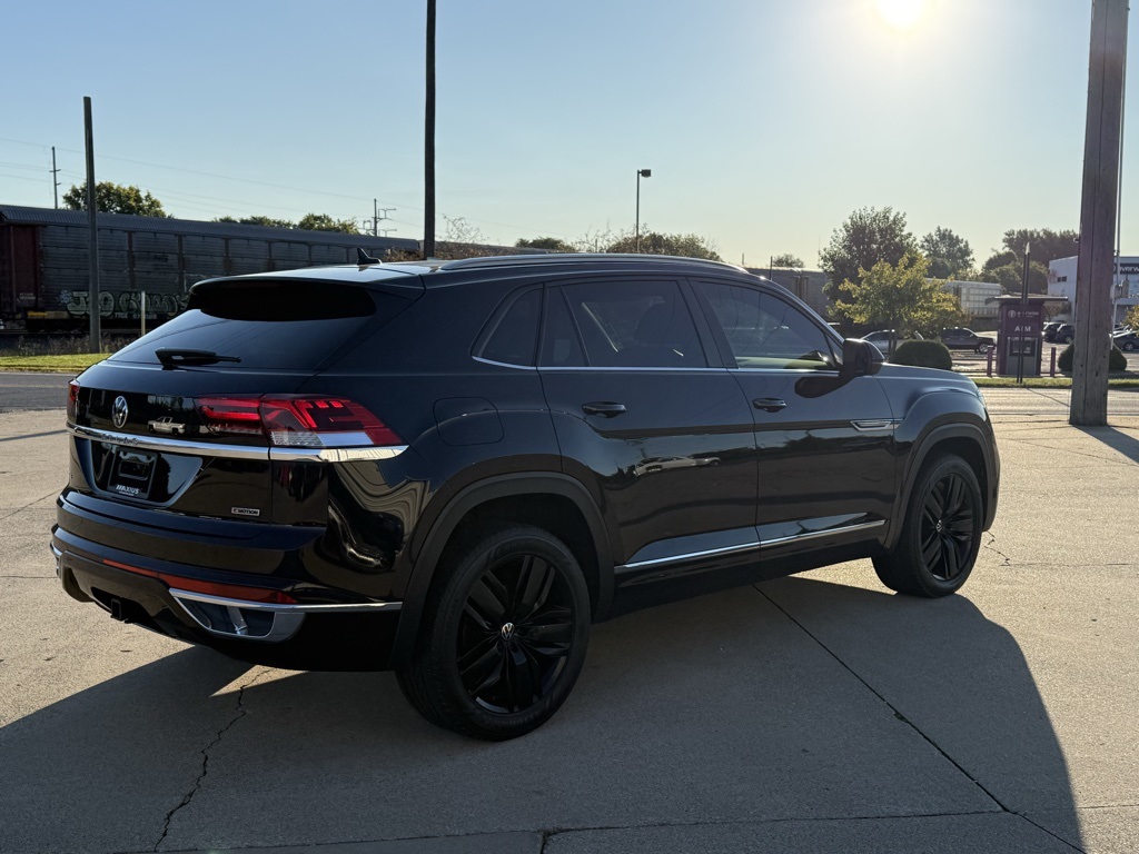 2021 Volkswagen Atlas Cross Sport V6 SE Technology R-Line photo 6