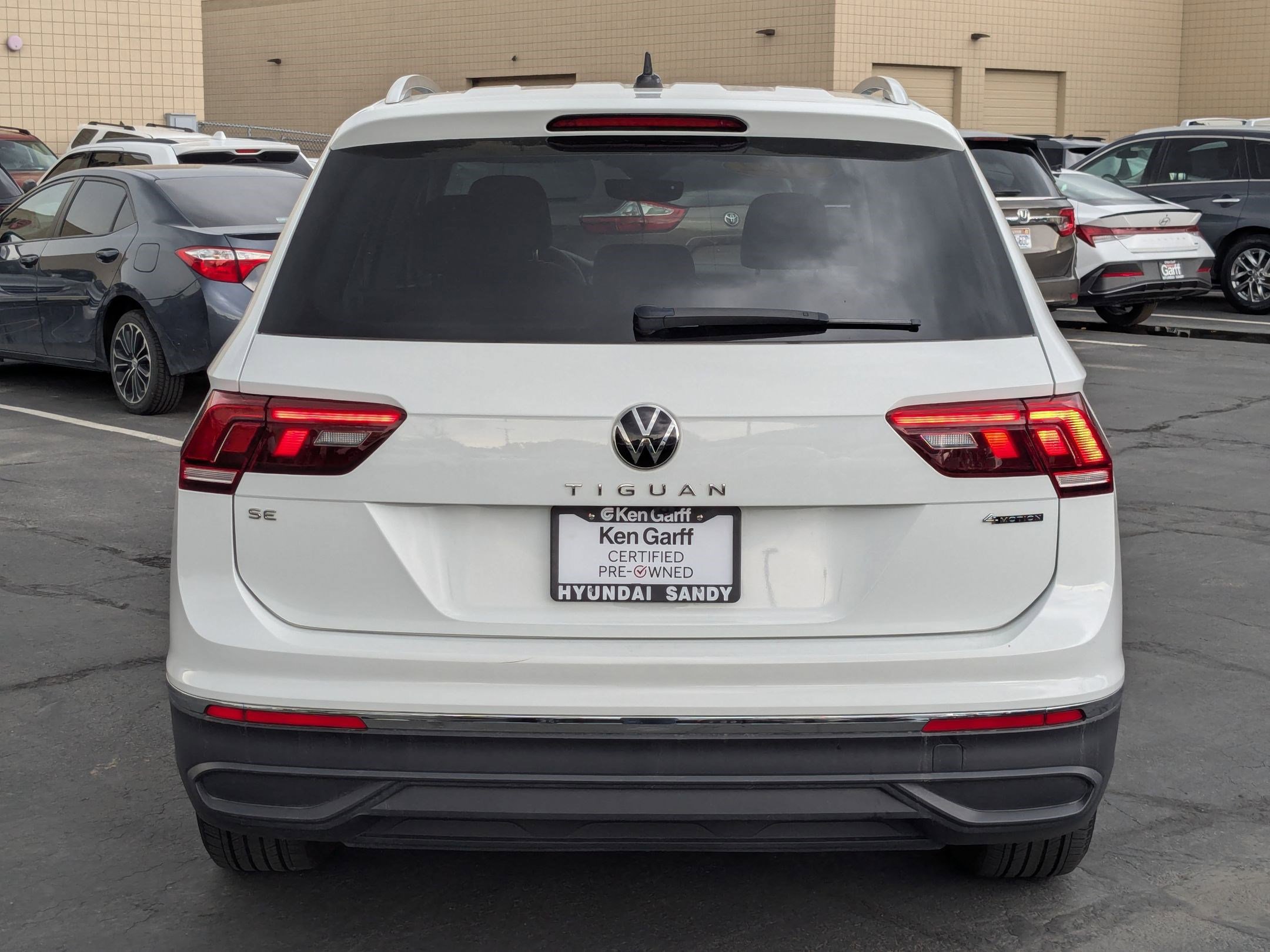 2022 Volkswagen Tiguan SE photo 3