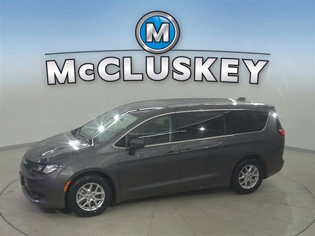 Chrysler Voyager LX's photo