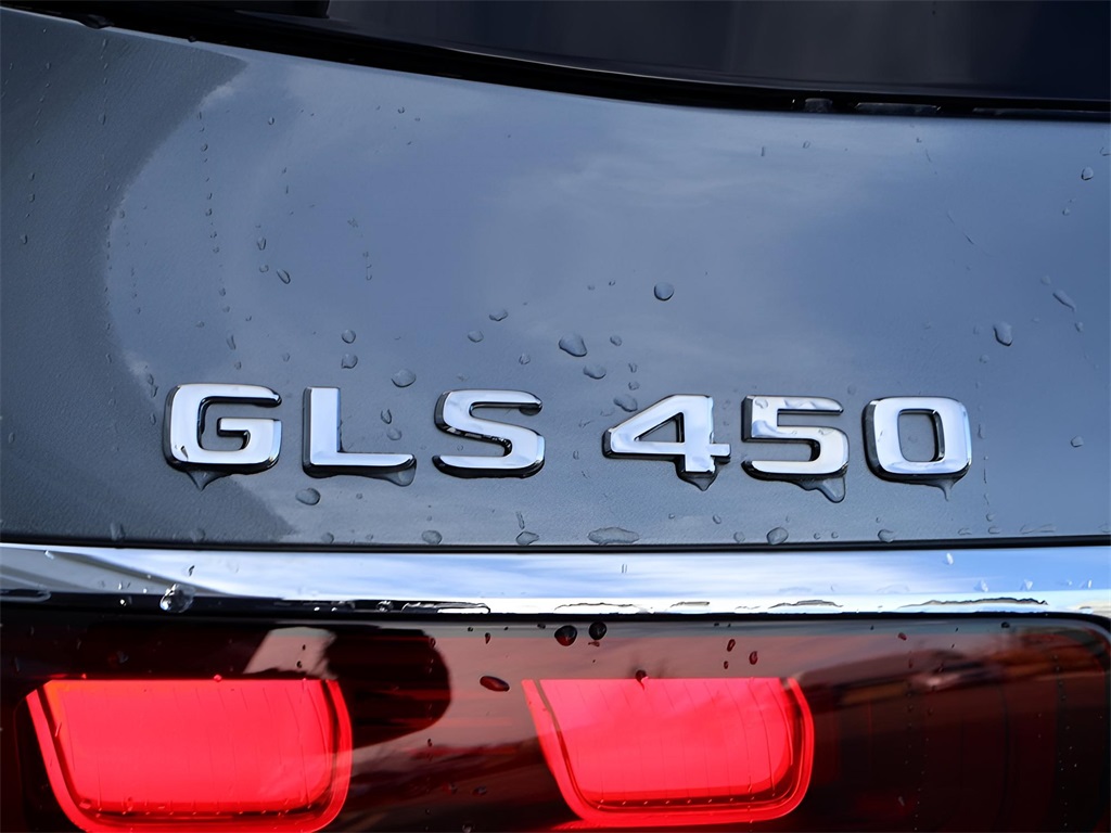 2025 Mercedes Benz GLS 450 4MATIC photo 7