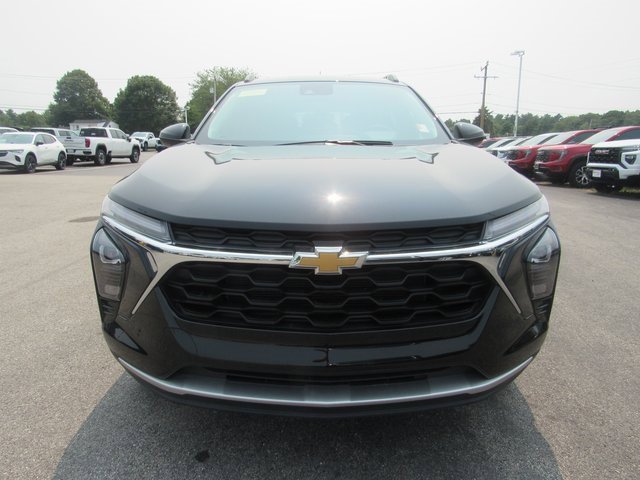 2025 Chevrolet Trax LT photo 3
