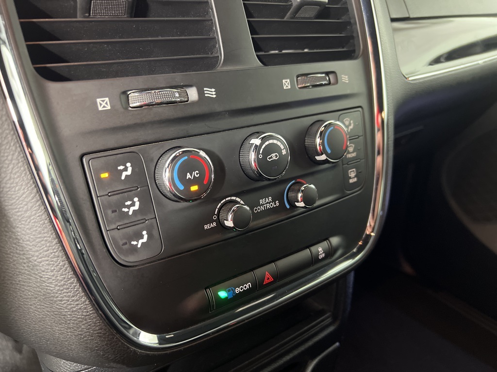 2016 Dodge Grand Caravan SE photo 16