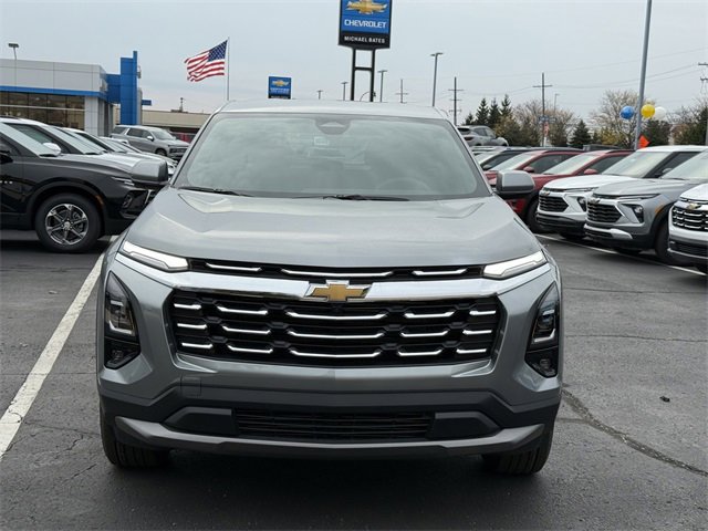 2026 Chevrolet Equinox LT photo 2