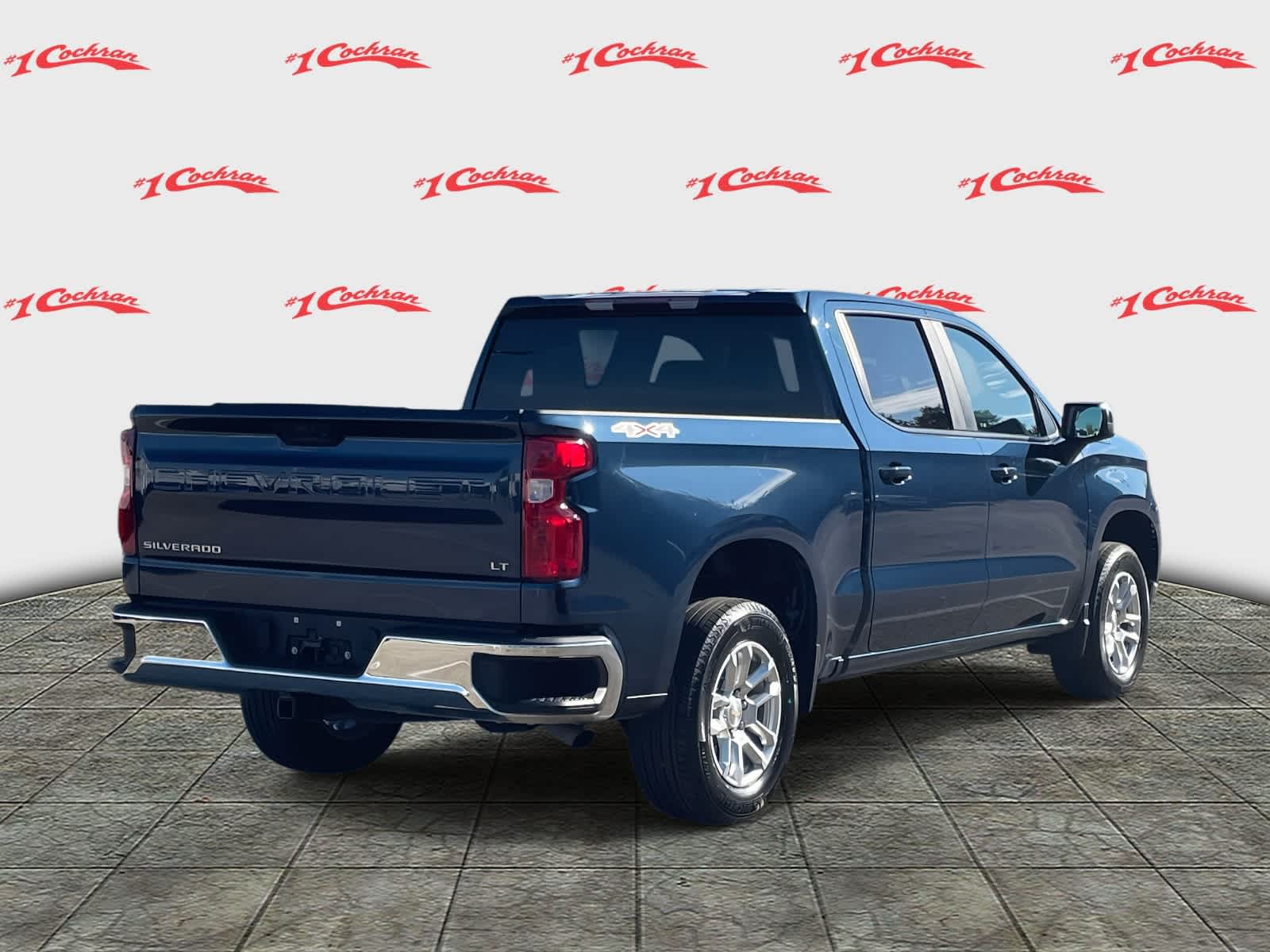 2023 Chevrolet Silverado 1500 LT photo 2