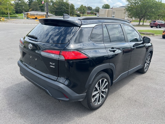 2022 Toyota Corolla Cross XLE photo 9