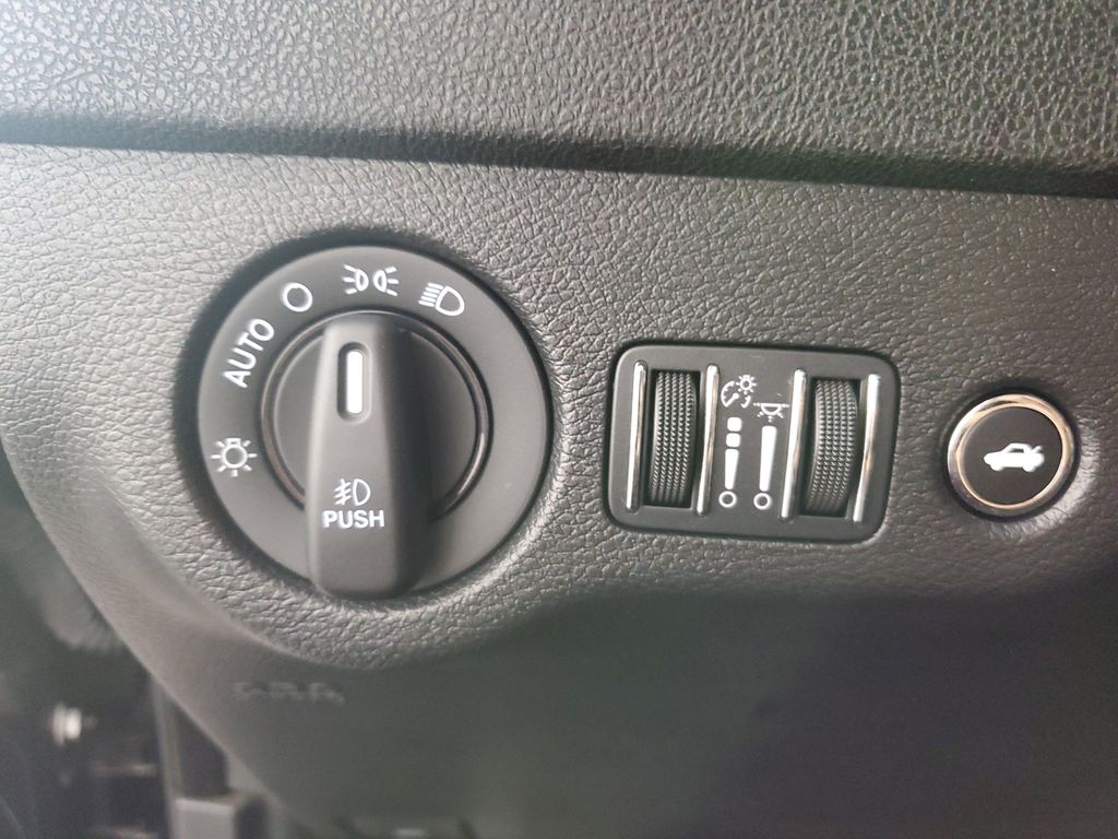 2022 Dodge Charger R/T photo 24