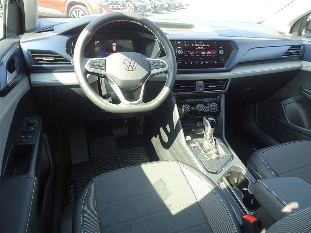 2024 Volkswagen Taos SE photo 11