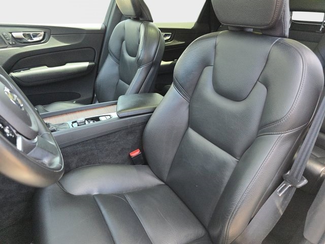 2019 Volvo XC60 T5 Inscription photo 16