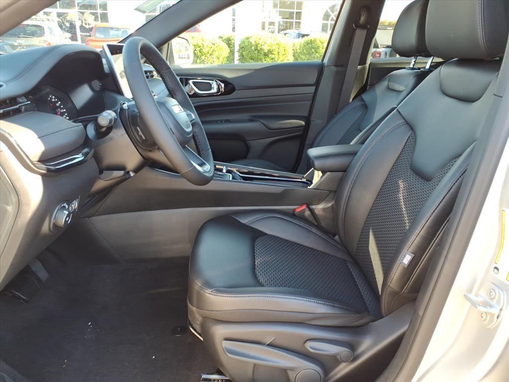 2026 Jeep Compass Latitude Altitude photo 3