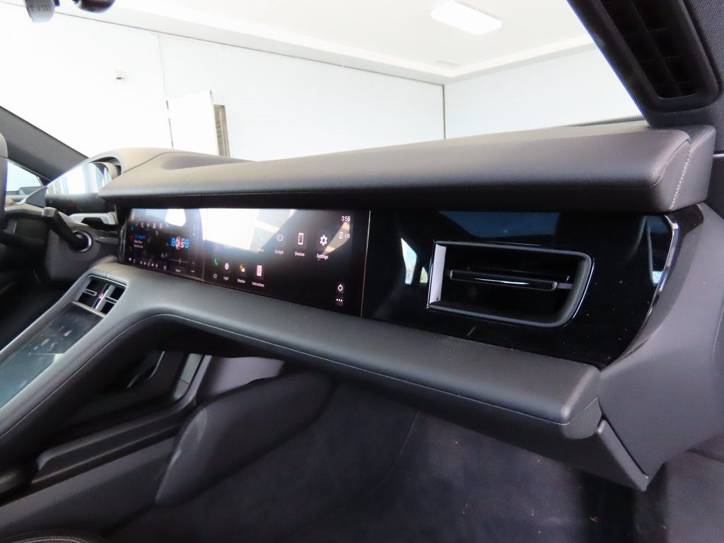 2023 Porsche Taycan photo 8