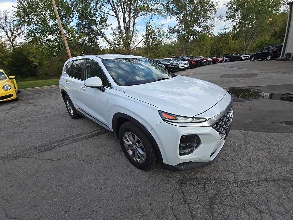 2019 Hyundai Santa Fe SE photo 9