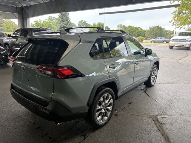 2021 Toyota RAV4 XLE Premium photo 11
