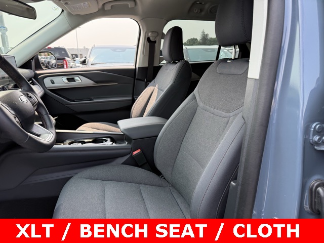 2025 Ford Explorer photo 9