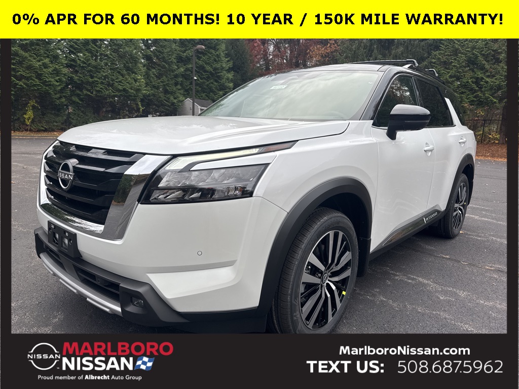 2025 Nissan Pathfinder Platinum photo 3