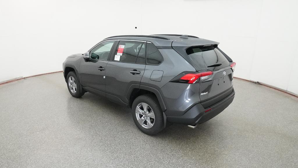 2025 Toyota RAV4 XLE photo 13