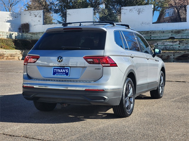 2022 Volkswagen Tiguan SE photo 3
