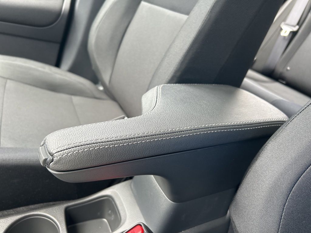 2025 Nissan Kicks Play S photo 26