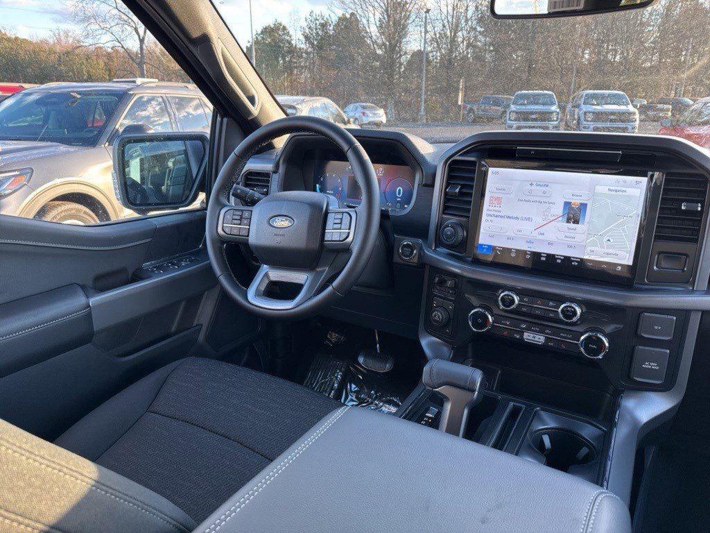2025 Ford F-150 XLT photo 5