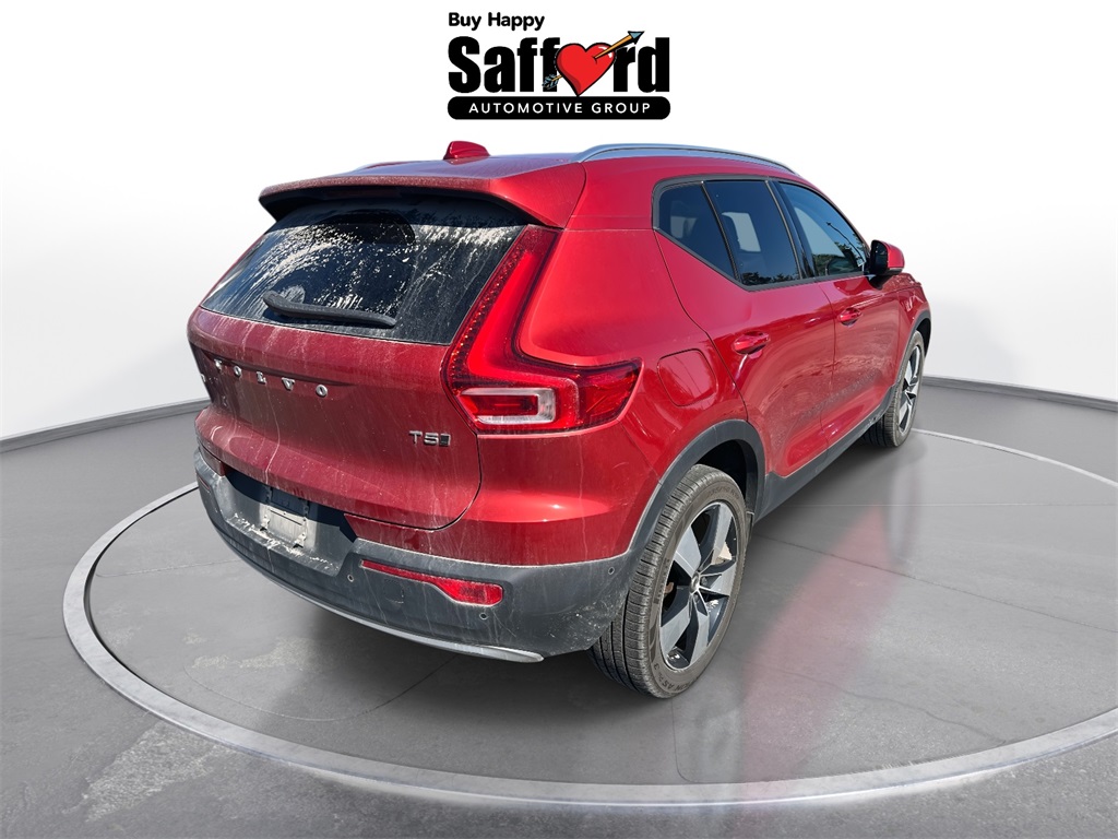 2019 Volvo XC40 Momentum photo 14
