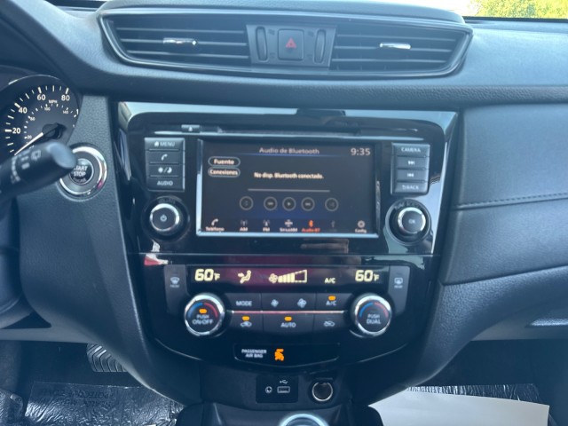 Used 2020 Brilliant Silver Metallic Nissan SV image 36