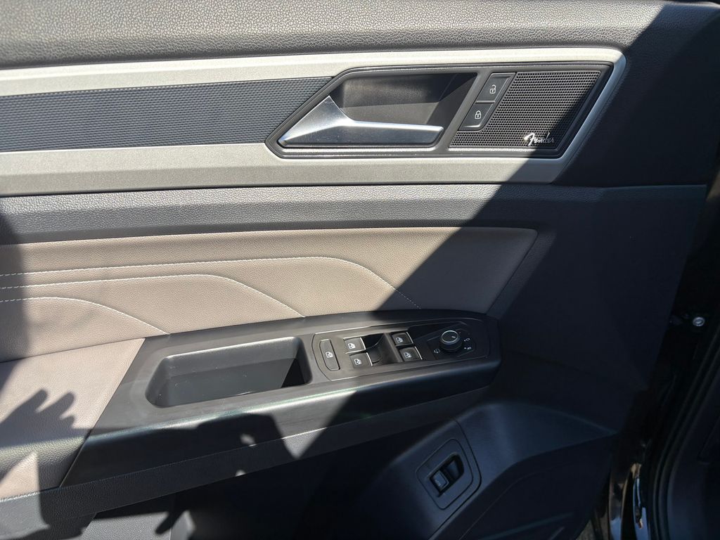 2021 Volkswagen Atlas V6 SEL Premium R-Line photo 13