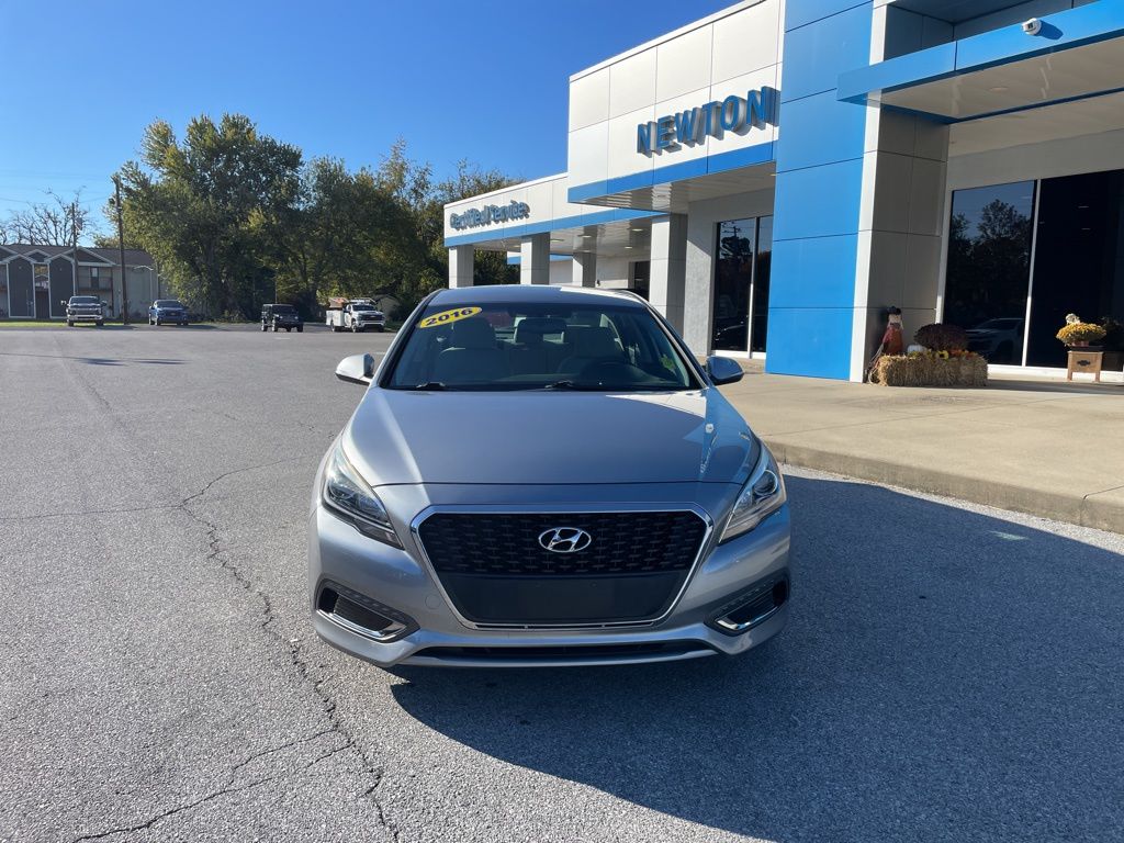 Used 2016 Hyundai Sonata Hybrid Base with VIN KMHE24L10GA038517 for sale in Russellville, KY