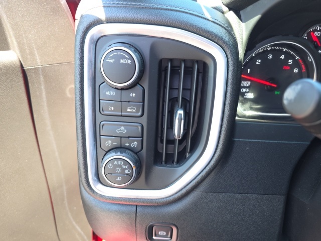 2022 Chevrolet Silverado 1500 LT photo 10