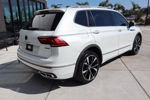 2024 Volkswagen Tiguan SEL R-Line Black photo 2